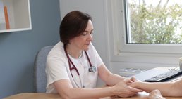 Dr. Irina Dzhalalova - Rheumatologin Wien 1060