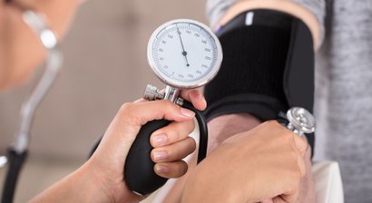 Blutdruckmessung und –einstellung