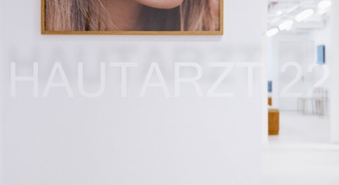 Dr. med. univ. Mo Pachala - Hautarzt Wien 1220