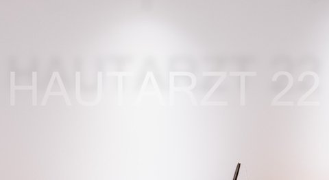 Dr. med. univ. Mo Pachala - Hautarzt Wien 1220