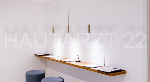 Dr. med. univ. Mo Pachala - Hautarzt Wien 1220