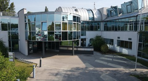 OA Dr. med. univ. Stefan Eipeldauer - Orthopäde Baden 2500