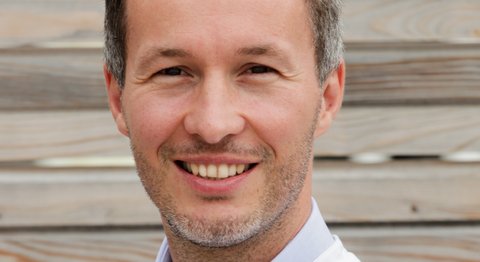 Dr. med. univ. Florian M. Domaszewski - Orthopäde Wien 1070
