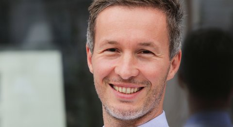 Dr. med. univ. Florian M. Domaszewski - Orthopäde Wien 1070