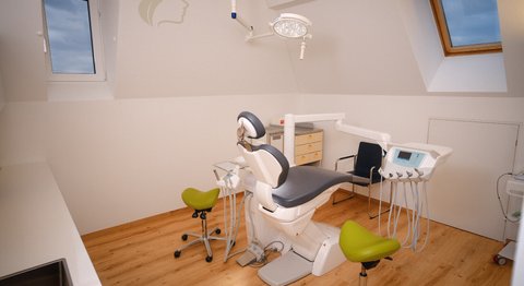 DDr. Bernhard Stocker - Kieferchirurg Braunau am Inn 5280