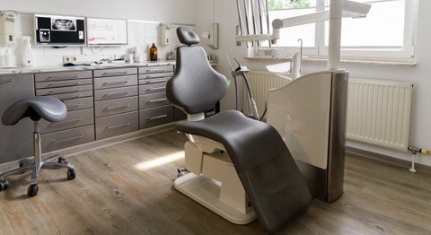 Dr. Dr. med. univ. Johannes Küfler - Zahnarzt Illmitz 7142