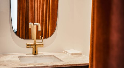 Praxis - Dr. med. univ. Peter Herndlhofer - Allgemeinchirurg/Viszeralchirurg Wien 1060