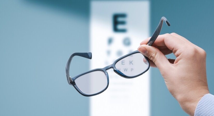 Fehlsichtigkeit: Kurz- und Weitsichtigkeit sowie Hornhautverkrümmung (Astigmatismus) - Dr. Clemens Bernhart - Augenarzt Wien 1010