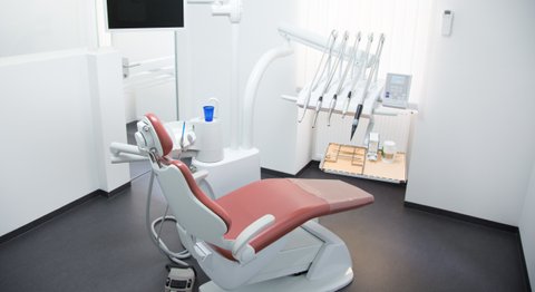 Praxis - Dr. med. univ. Dr. med. dent. Felix Wick - Zahnarzt Wien 1040