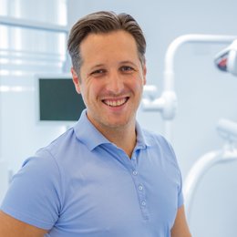 Dr. med. univ. Dr. med. dent. Felix Wick - Zahnarzt Wien 1040