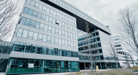 Dr. med. univ. Aigul Luna - Frauenärztin Wien 1020