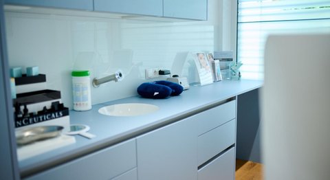 Dr. med. univ. Peter Ambrozy - Orthopäde Klagenfurt 9020