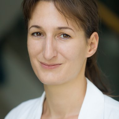 Ap. Prof. Dr. Edit Porpaczy, PhD - Hämatologin u. Onkologin Wien 1180
