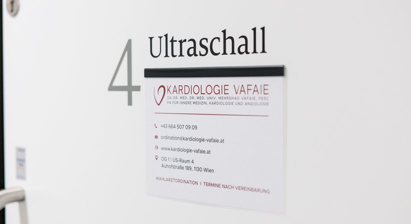Echokardiographie (Herzultraschall) und Carotis-Doppler (Ultraschall der Halsgefäße) bei OA Dr. med. Dr. med. univ. Mehrshad Vafaie