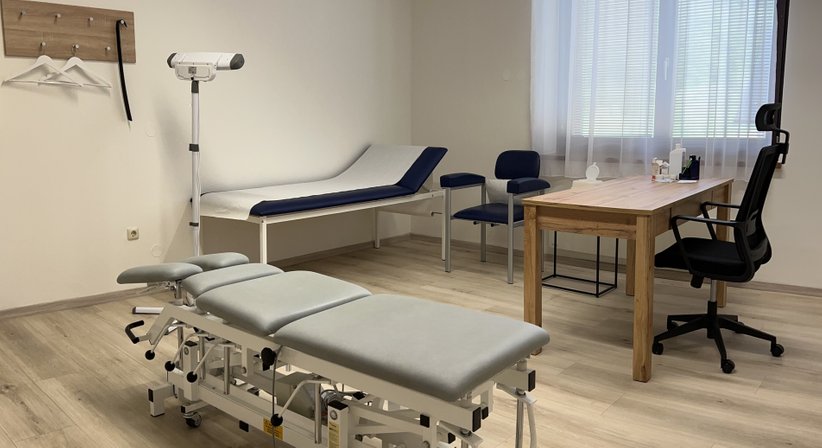 Chiropraktik  - Dr. Paul Fink - Praktischer Arzt Neuhaus am Klausenbach  8385