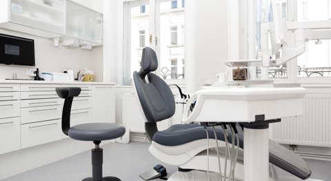 Dr. Valentin Kunz - Zahnarzt Wien 1080