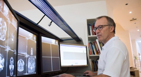Dr. Axel Gebauer - Radiologe Baden 2500