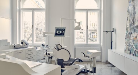 Dr. med. dent. Philipp Jahn, MSc. - Zahnarzt Wien 1060