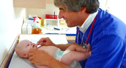 Prim. MedR. Ass.-Prof DDr. Peter Voitl, MBA - Kinderarzt Wien 1220