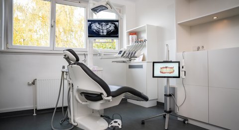 Dr. Gustav Niebauer - Zahnarzt Wien 1100