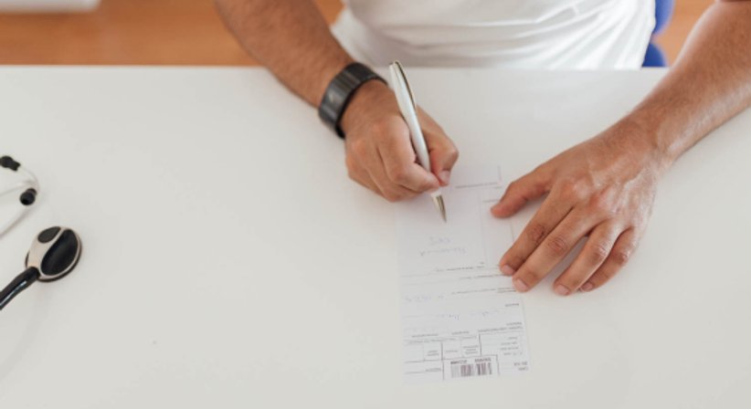 Diverse Atteste und Gesundheitszeugnisse - Dr. Kambiz Modarressy - Praktischer Arzt Wien 1120