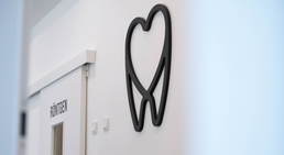 Dr. med. dent. Arnold Bobb - Zahnarzt Wien 1020