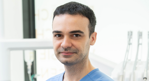 Dr. med. dent. Arnold Bobb - Zahnarzt Wien 1020