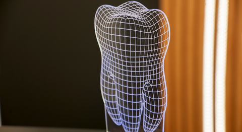 Dr. med. dent. Arnold Bobb - Zahnarzt Wien 1020