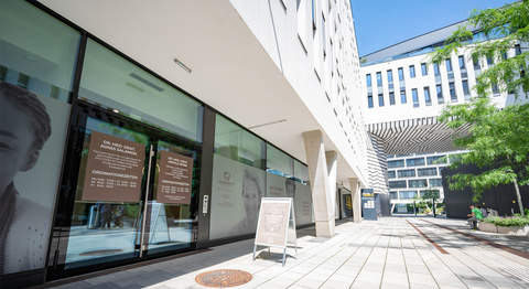 Dr. med. dent. Arnold Bobb - Zahnarzt Wien 1020