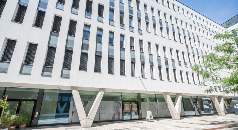 Dr. med. dent. Arnold Bobb - Zahnarzt Wien 1020