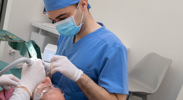 Dr. med. dent. Arnold Bobb - Zahnarzt Wien 1020