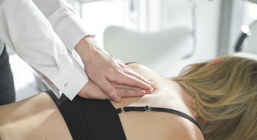 Ihr Wohl steht an oberster Stelle! - OÄ Dr. med. univ. Sylvia Ebm - Orthopädin Wien 1020