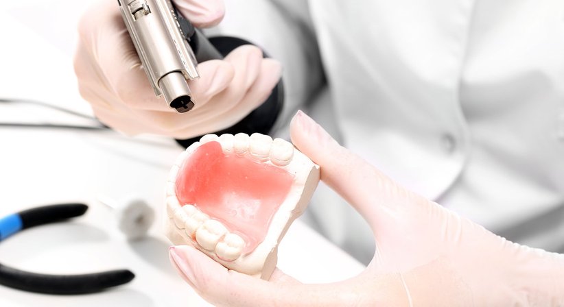 Teil- und Totalprothesen - DDr. Wolfgang Seemann - Zahnarzt Wien 1150