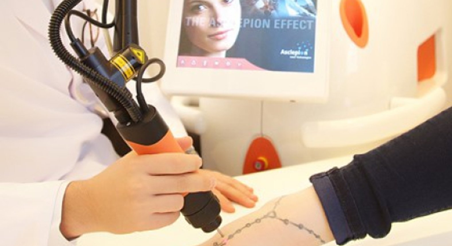 Dr. Kaan Harmankaya Laser Tattoo Entfernung Hautarzt in 1010 Wien