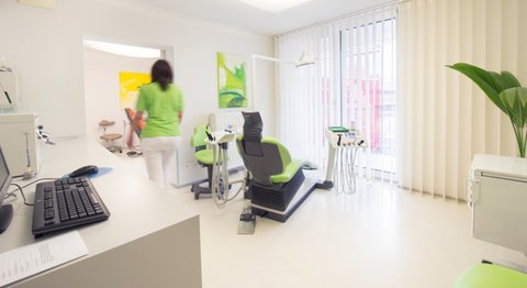 Dr. Mark Ebersbach - Zahnarzt Graz 8010