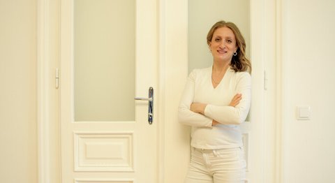 Dr. med. univ. Azadeh Tajmir-Riahi - Hautärztin Wien 1060