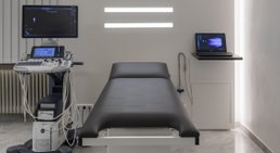 Lasertherapie und Schaumsklerosierung -