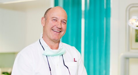 Dr. Thomas Cede - Zahnarzt Wien 1010