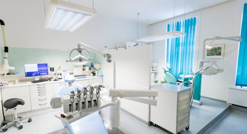 Dr. Thomas Cede - Zahnarzt Wien 1010
