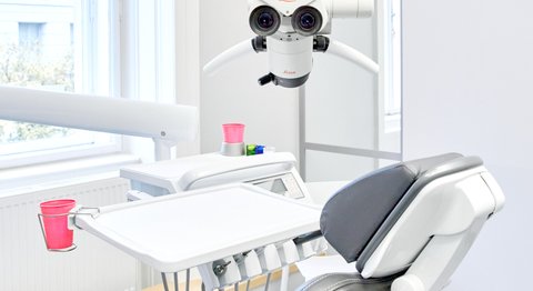 Dr. Lucas Nahler - Zahnarzt Wien 1010