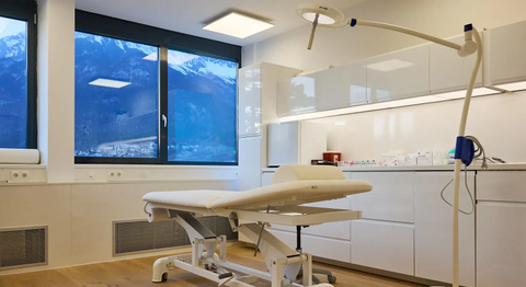 Dr. med. univ. Elisabeth Schwabegger - Plastische Chirurgin Innsbruck 6020