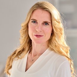 Dr. med. univ. Elisabeth Schwabegger - Plastische Chirurgin Innsbruck 6020