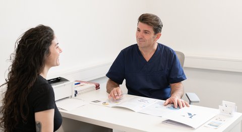 Praxisfoto von Dr. med. univ. Nazmi Kabashi