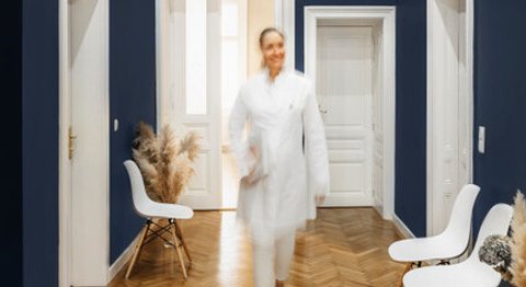 Dr. Nicola Neuhold - Hautärztin Wien 1070