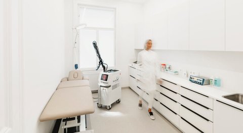 Dr. Nicola Neuhold - Hautärztin Wien 1070