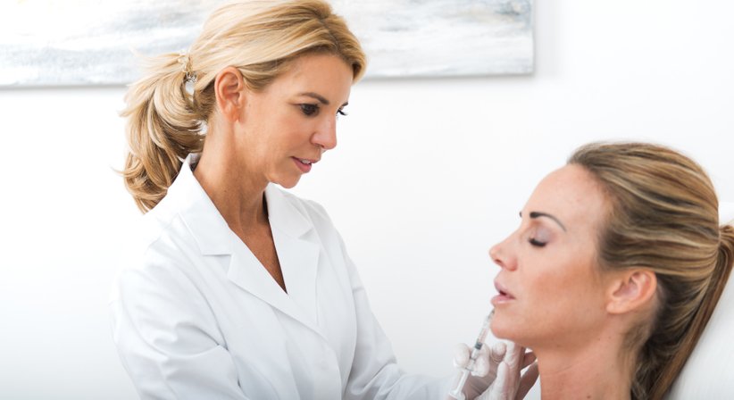 Faltenbehandlung mit Botox und Hyaluronsäure - Dr. Ines Bonelli - Hautärztin Wien 1060