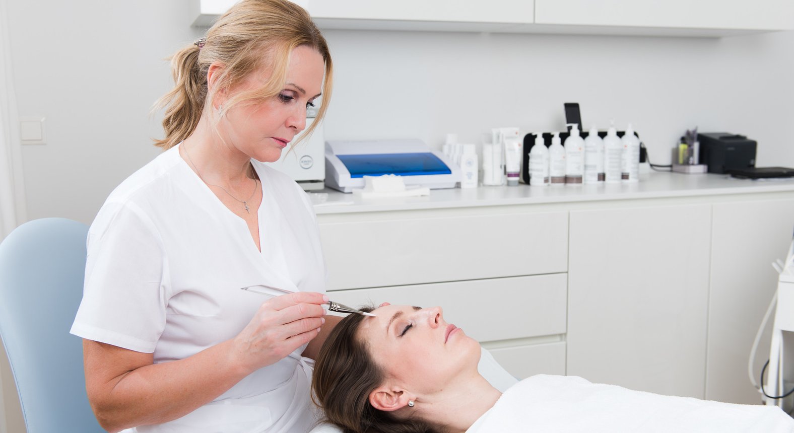 Hautarzt Gesetzlich Versichert In Der Nähe Dr. Ines Bonelli - Medizinische Kosmetik | Hautärztin in 1060 Wien