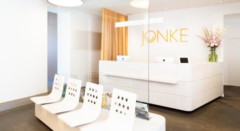Univ. Prof. DDr. Erwin Jonke - Zahnarzt Wien 1070