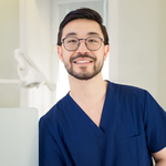 Dr. med. dent. Yi Kittl - Zahnarzt Wien 1080