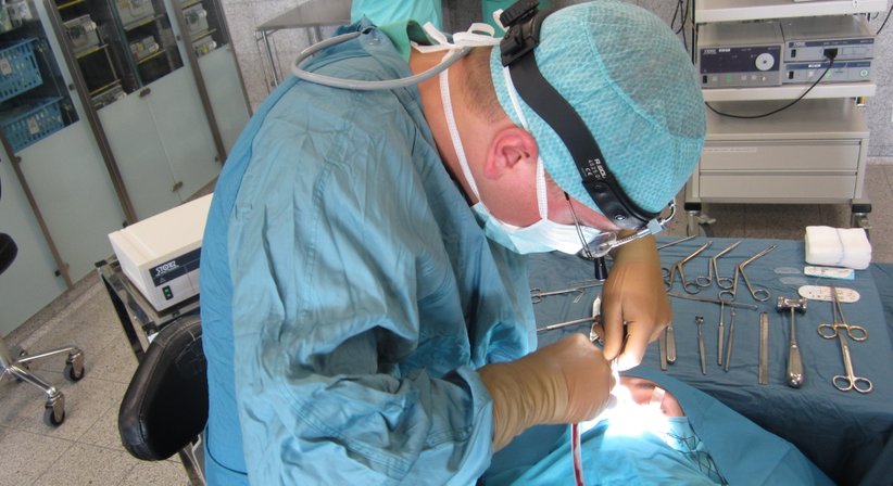 Operativ - Priv.-Doz. Dr. Georg Philipp Hammer - HNO-Arzt Graz 8010